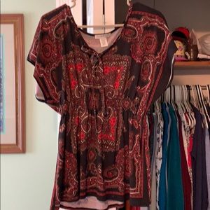 Multi colored short sleeved top